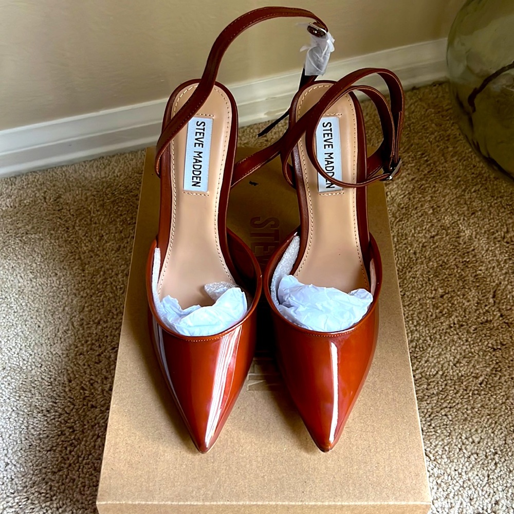 STEVE MADDEN ALESSI TAN 7.5